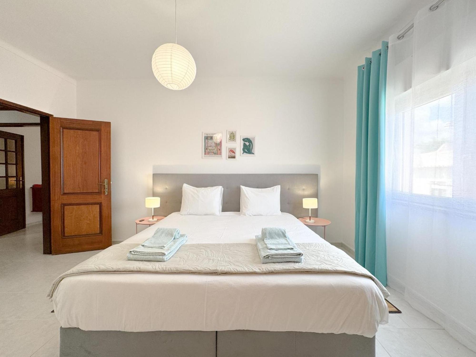 With View Of The Historic #1952 Apartamento Lagos